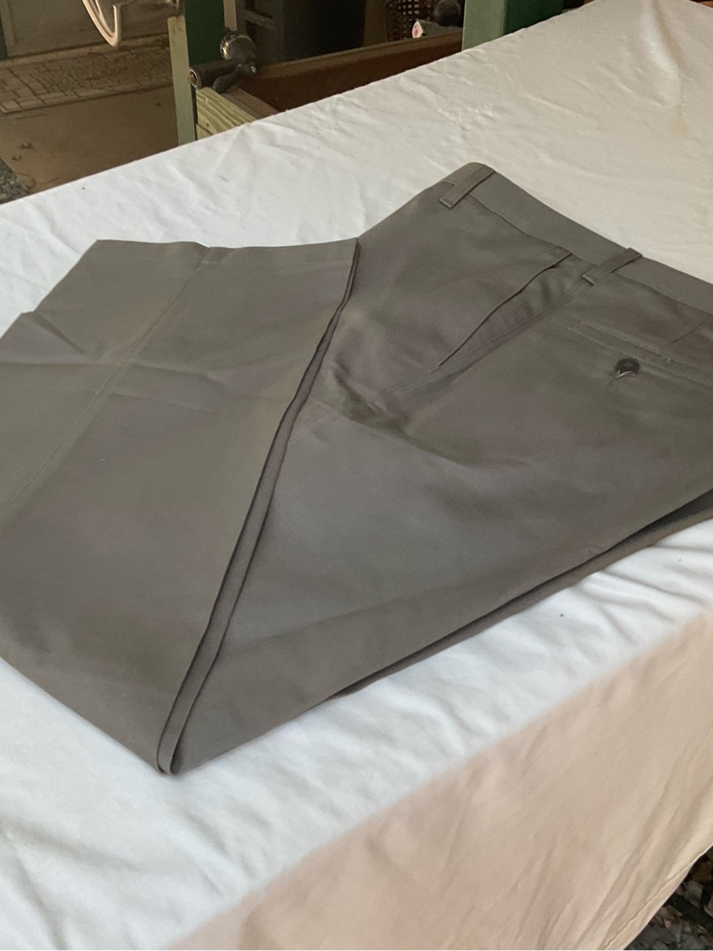 9-2026-Lee Men's Gray/Green Khakis- Classic Straight Fit-MEN’S